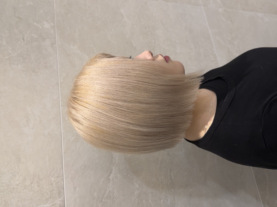 Blonde bob styling